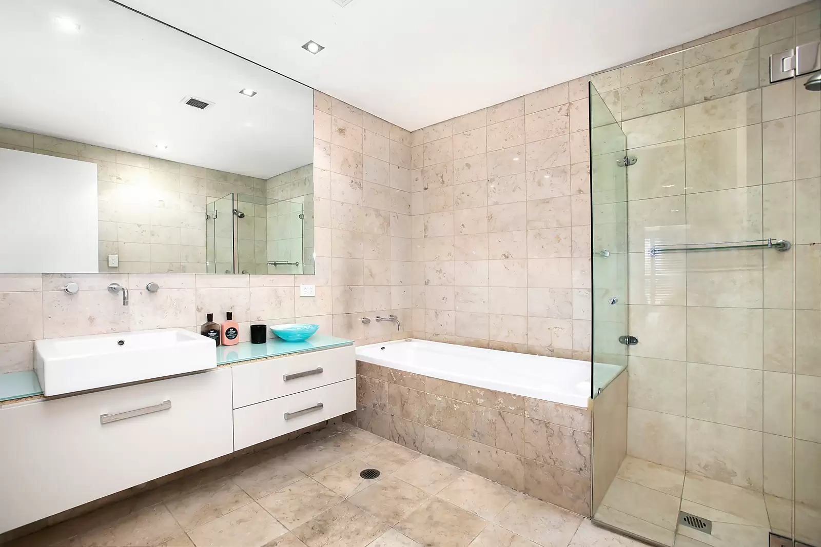 8/30 Fletcher Street, Tamarama Sold by Sydney Sotheby's International Realty - image 7