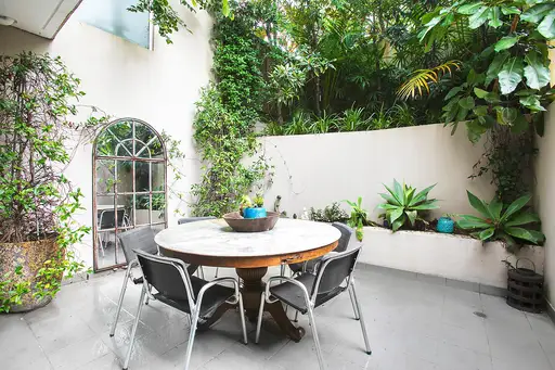 8/30 Fletcher Street, Tamarama Sold by Sydney Sotheby's International Realty