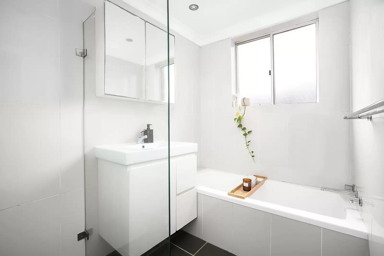 2/217 Malabar Road, South Coogee Sold by Sydney Sotheby's International Realty - image 7
