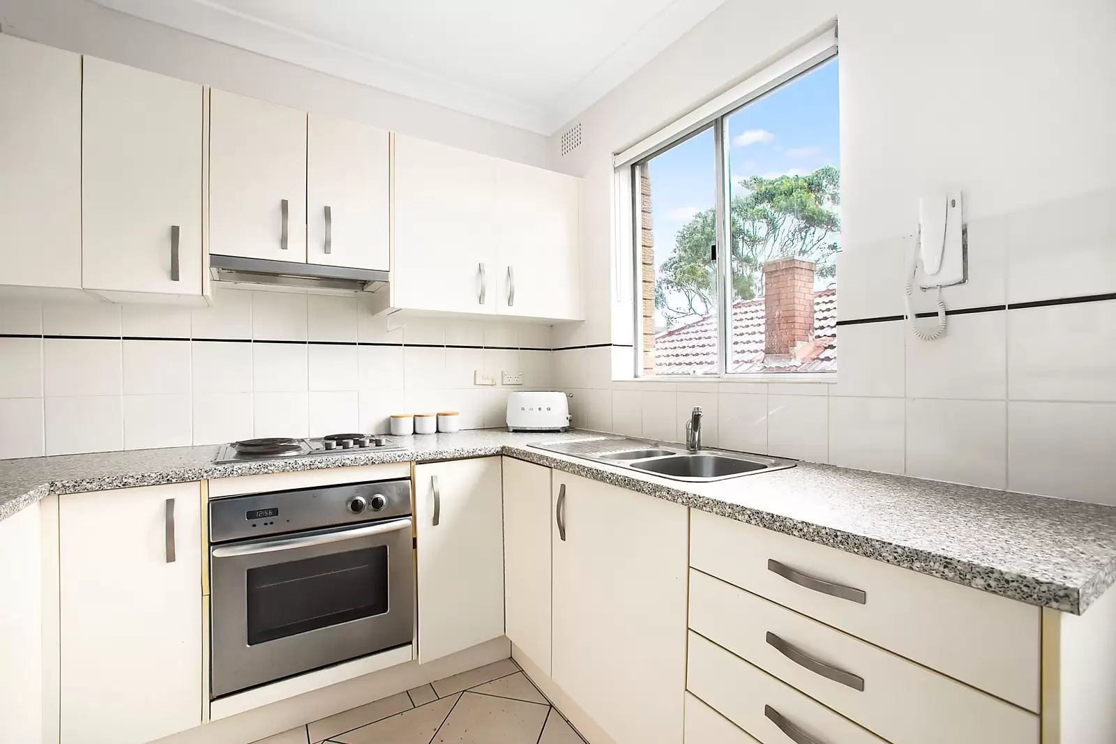 2/217 Malabar Road, South Coogee Sold by Sydney Sotheby's International Realty - image 3