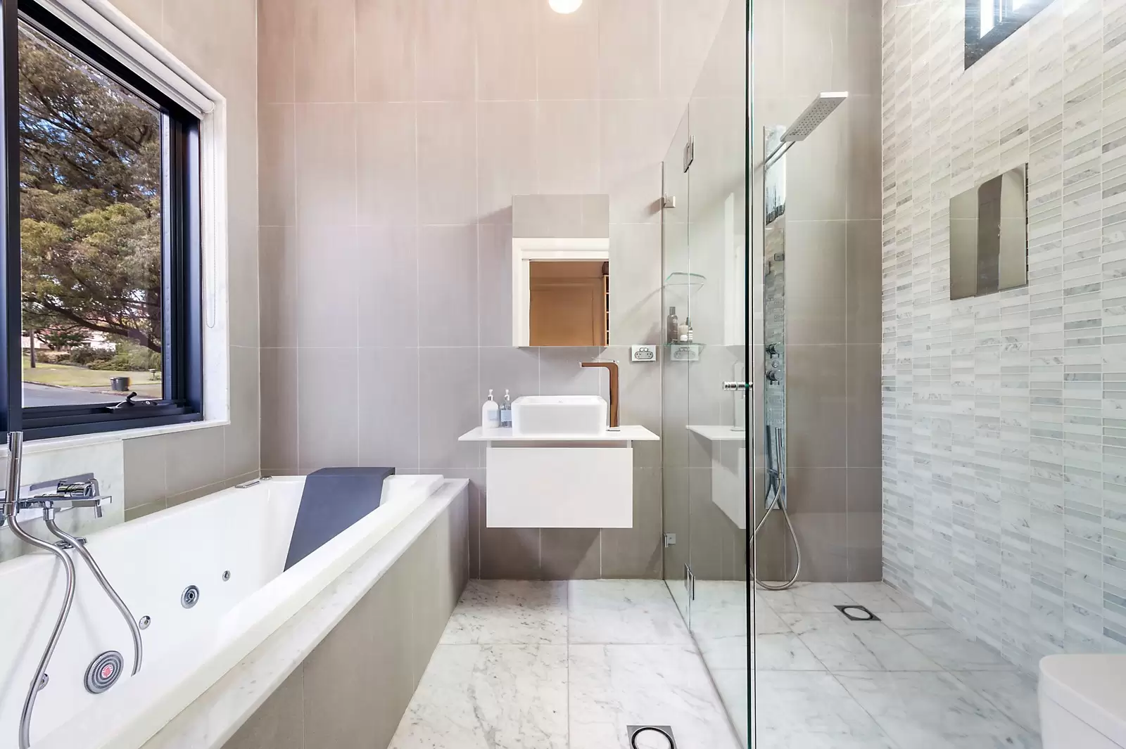 91 Harslett Crescent, Beverley Park Sold by Sydney Sotheby's International Realty - image 9