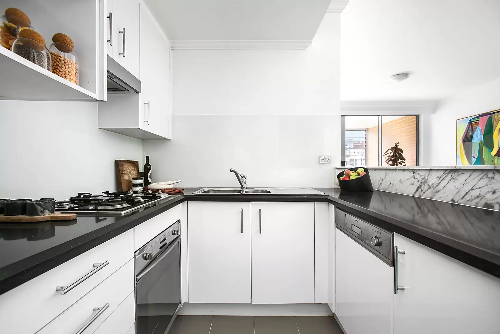 322/9 Crystal Street, Waterloo Sold by Sydney Sotheby's International Realty - image 4