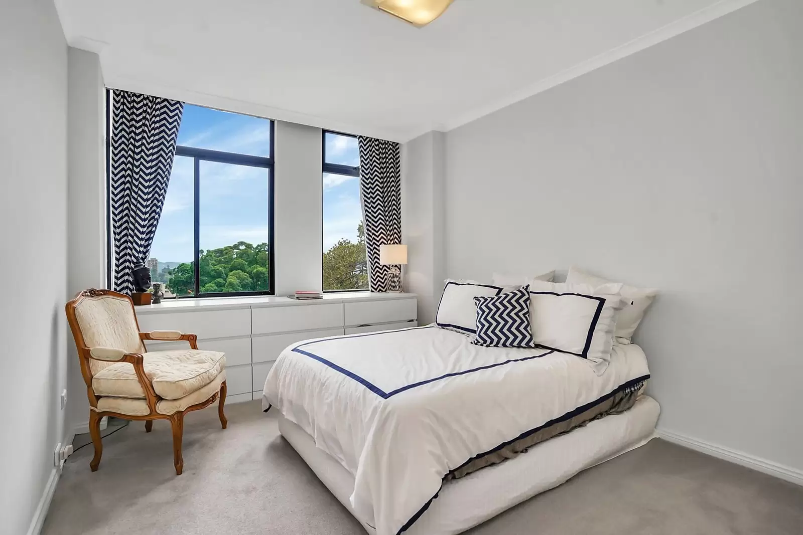 701/170 Ocean Street, Edgecliff Sold by Sydney Sotheby's International Realty - image 4