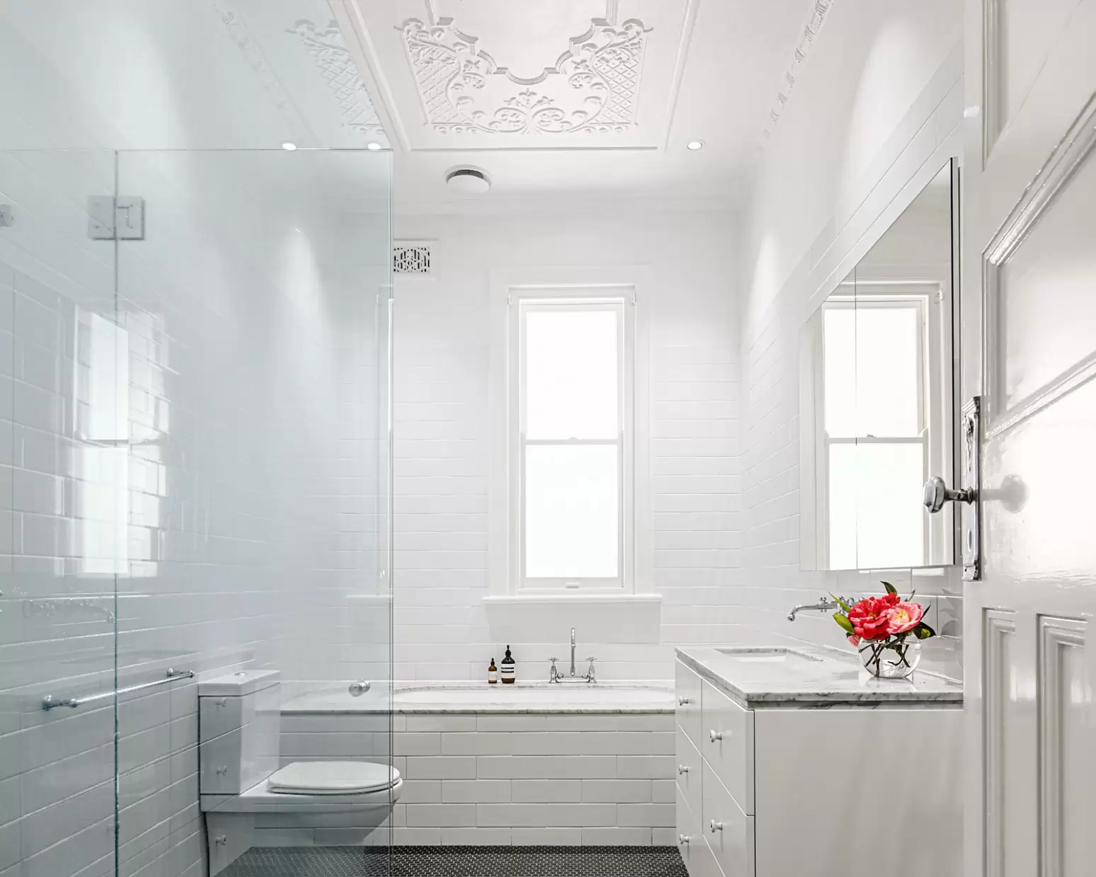 33 Todman Avenue, Kensington Sold by Sydney Sotheby's International Realty - image 10