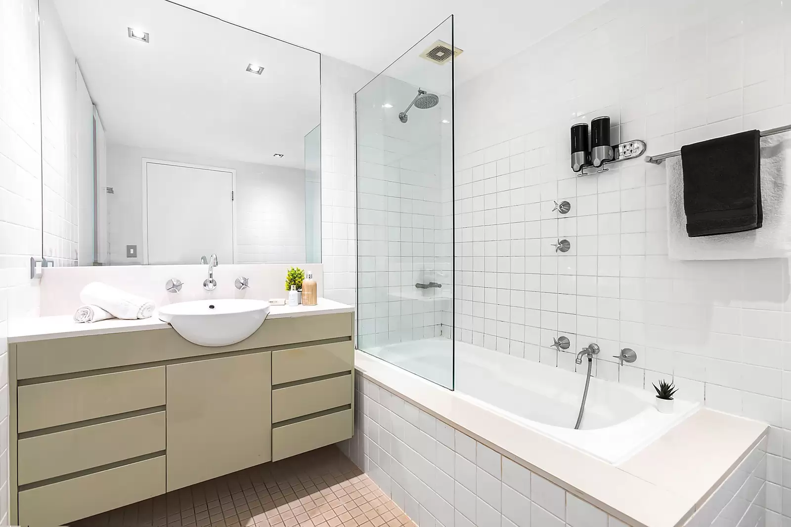 B206/106 Brook Street, Coogee Sold by Sydney Sotheby's International Realty - image 6