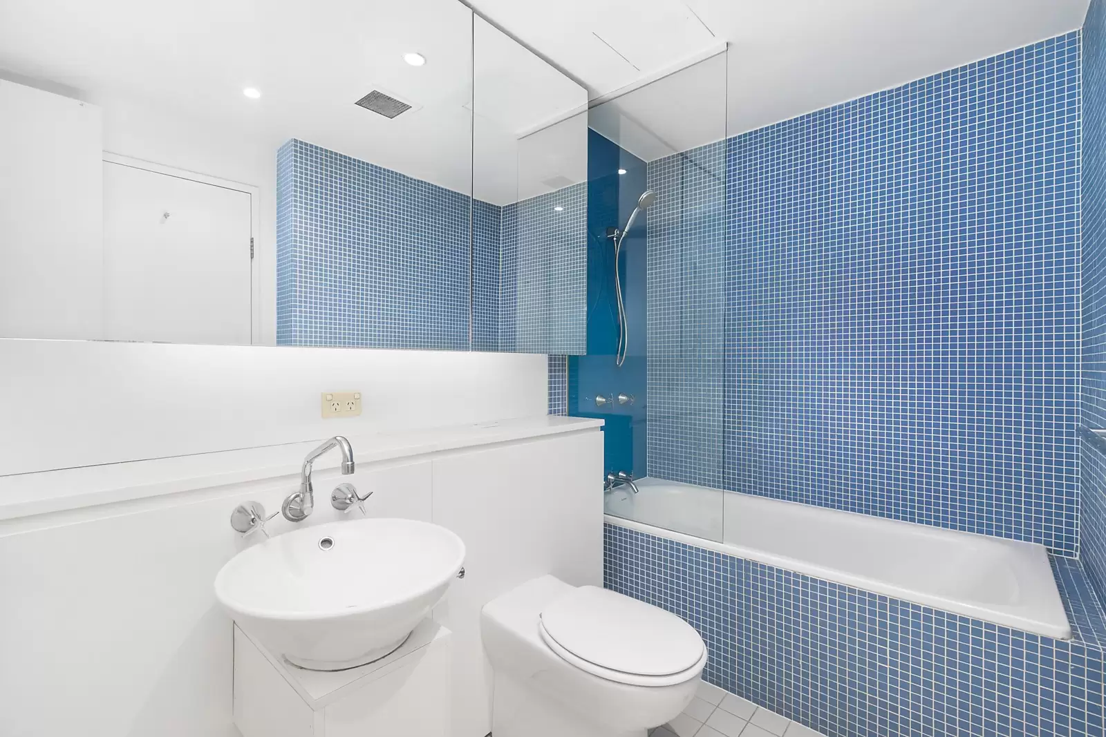 3.15/45 Shelley Street, Sydney Sold by Sydney Sotheby's International Realty - image 4