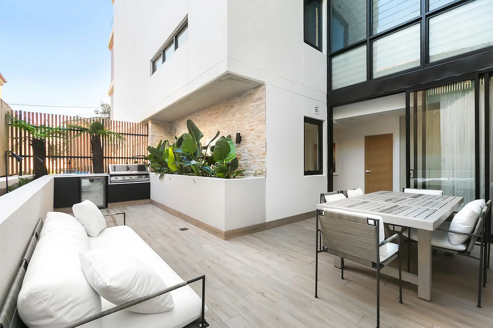 1/338 Clovelly Road, Clovelly Sold by Sydney Sotheby's International Realty - image 2
