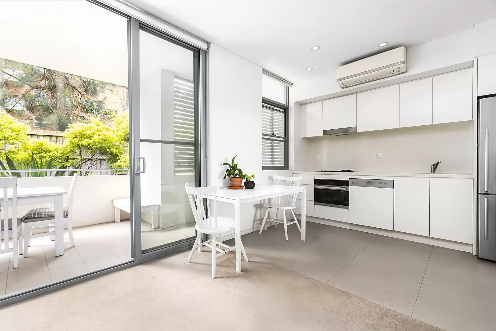 25/2-20 Gumara Street, Randwick Sold by Sydney Sotheby's International Realty - image 3