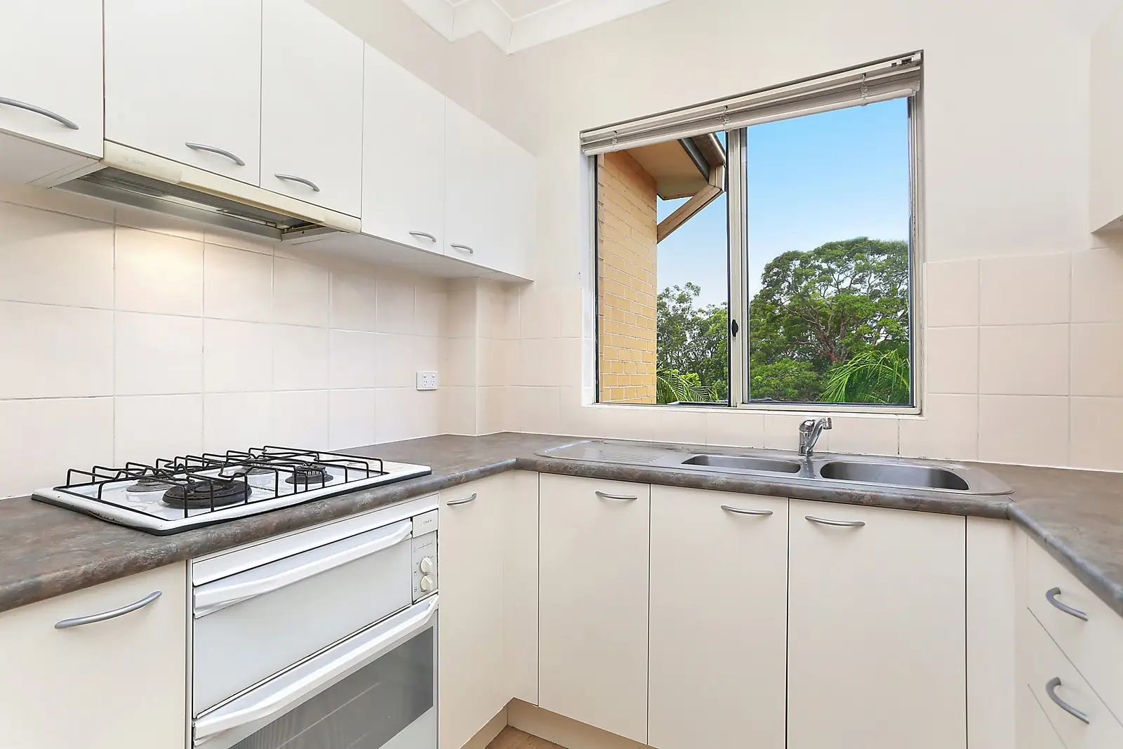 29/52 Oxford Street, Epping Leased by Sydney Sotheby's International Realty - image 2