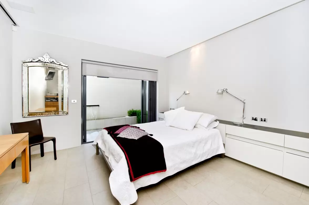 74B New Beach Road, Darling Point Sold by Sydney Sotheby's International Realty - image 7