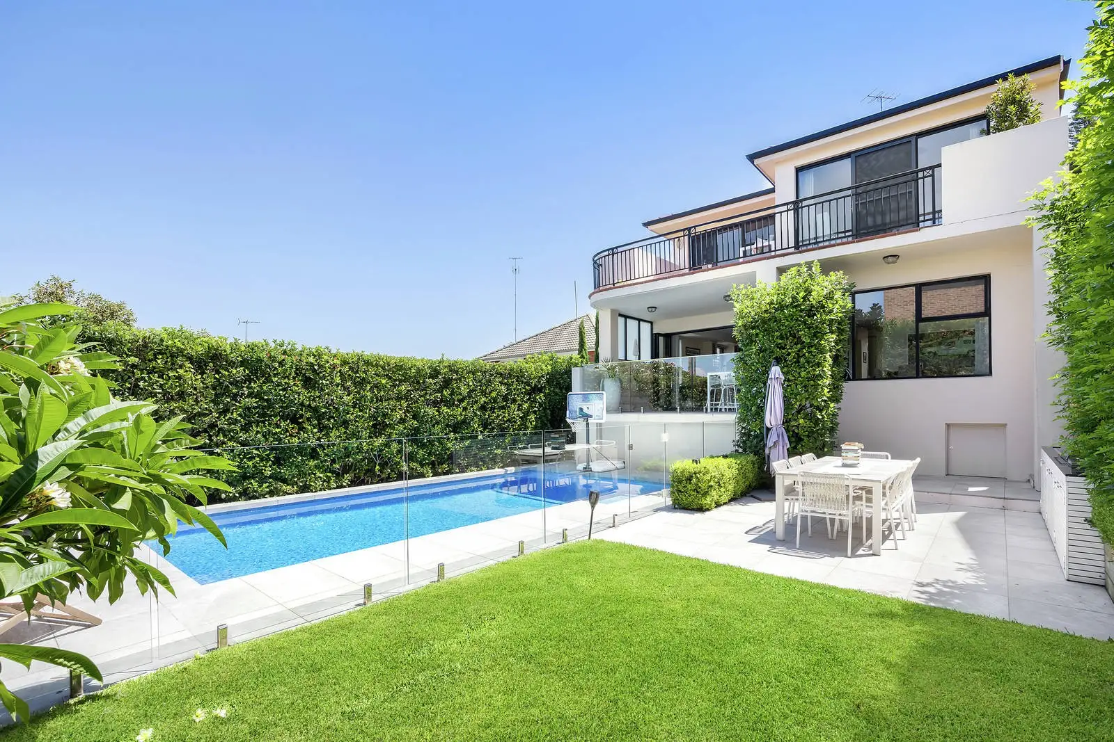 379 Malabar Road, Maroubra Sold by Sydney Sotheby's International Realty - image 1