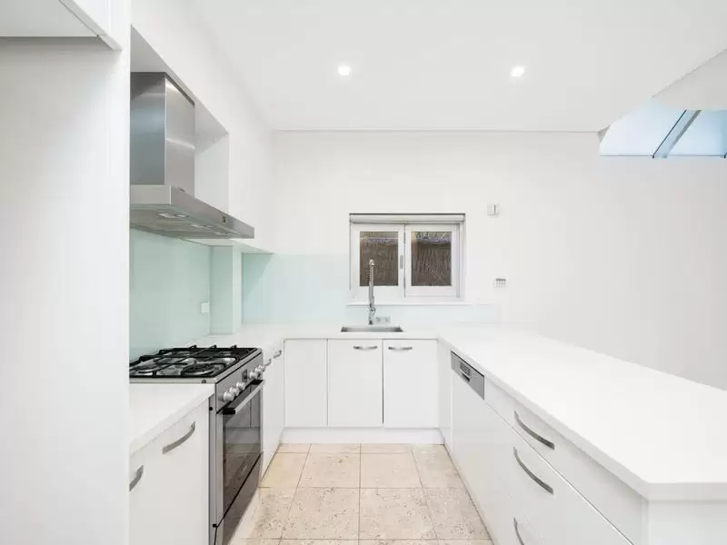 18 William Street, Rose Bay Leased by Sydney Sotheby's International Realty - image 2