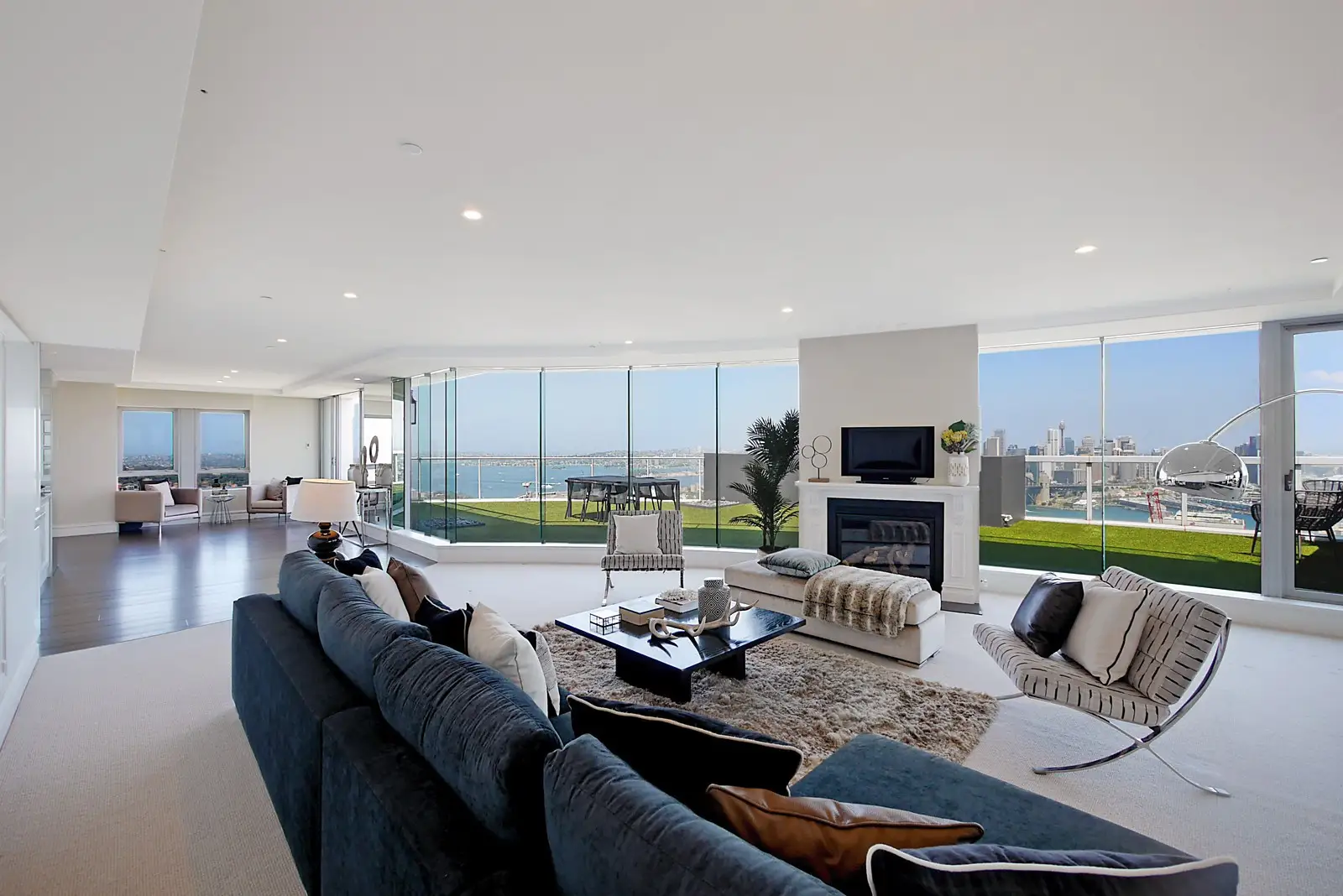 3502/79-81 Berry Street, North Sydney Sold by Sydney Sotheby's International Realty - image 2