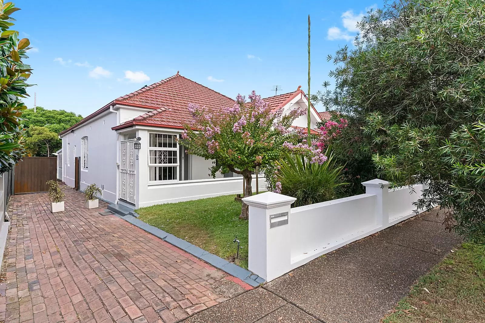 11 Mooramie Avenue, Kensington Sold by Sydney Sotheby's International Realty - image 3