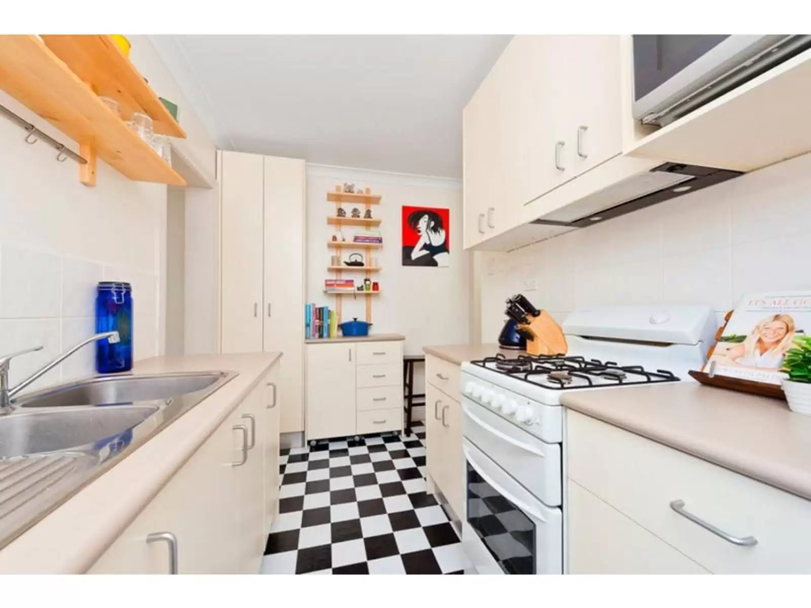 38 Day Street, Leichhardt Leased by Sydney Sotheby's International Realty - image 2