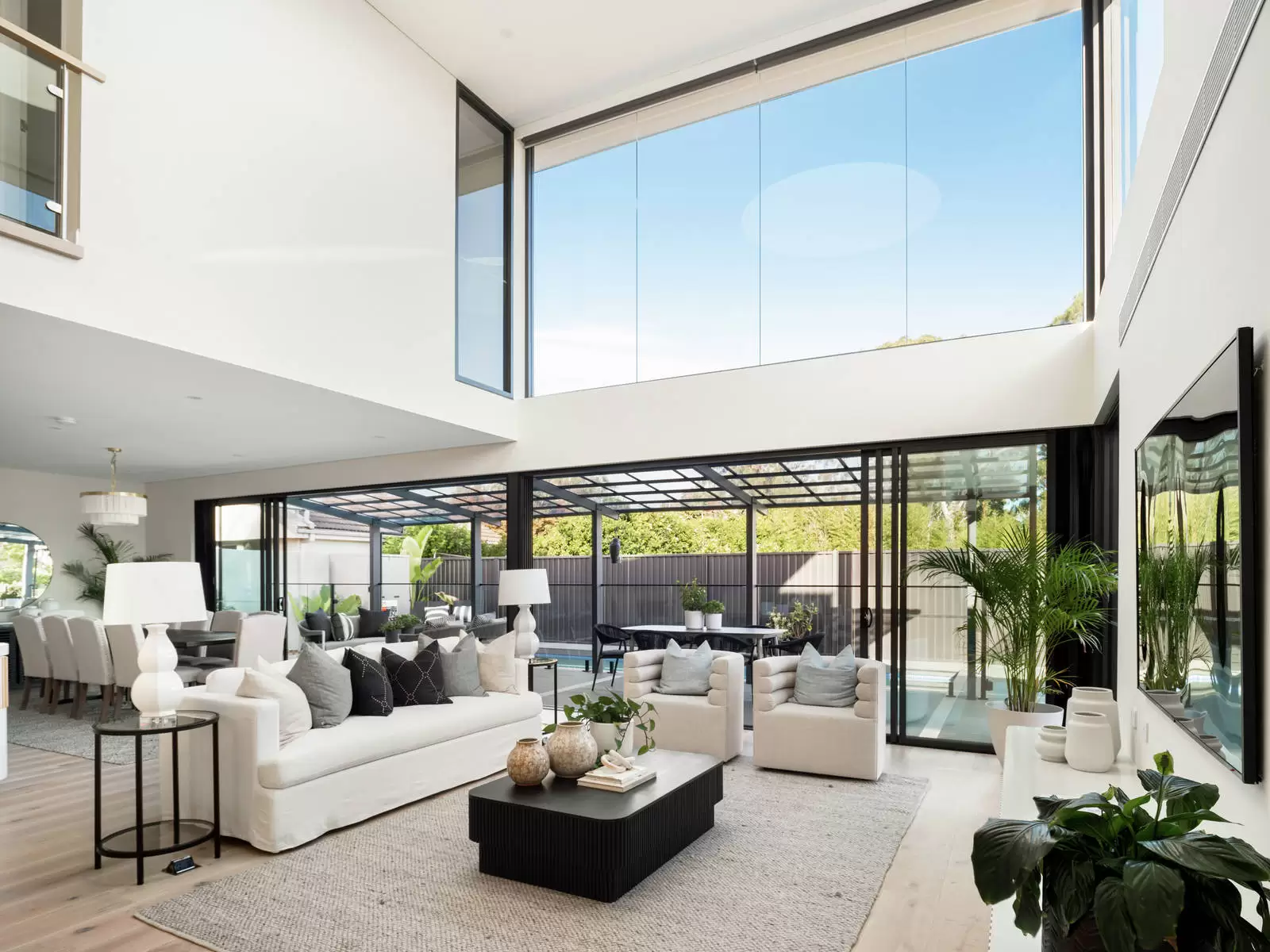 8 Blaxland Road, Killara Sold by Sydney Sotheby's International Realty - image 2