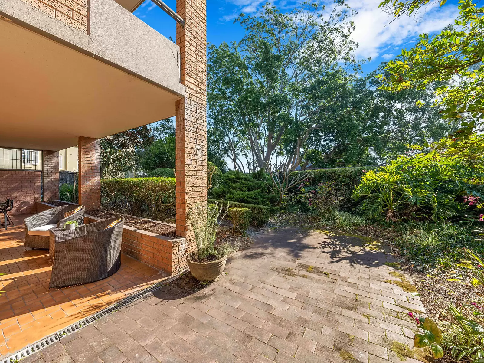 1/16 Darling Point Road, Darling Point Sold by Sydney Sotheby's International Realty - image 2