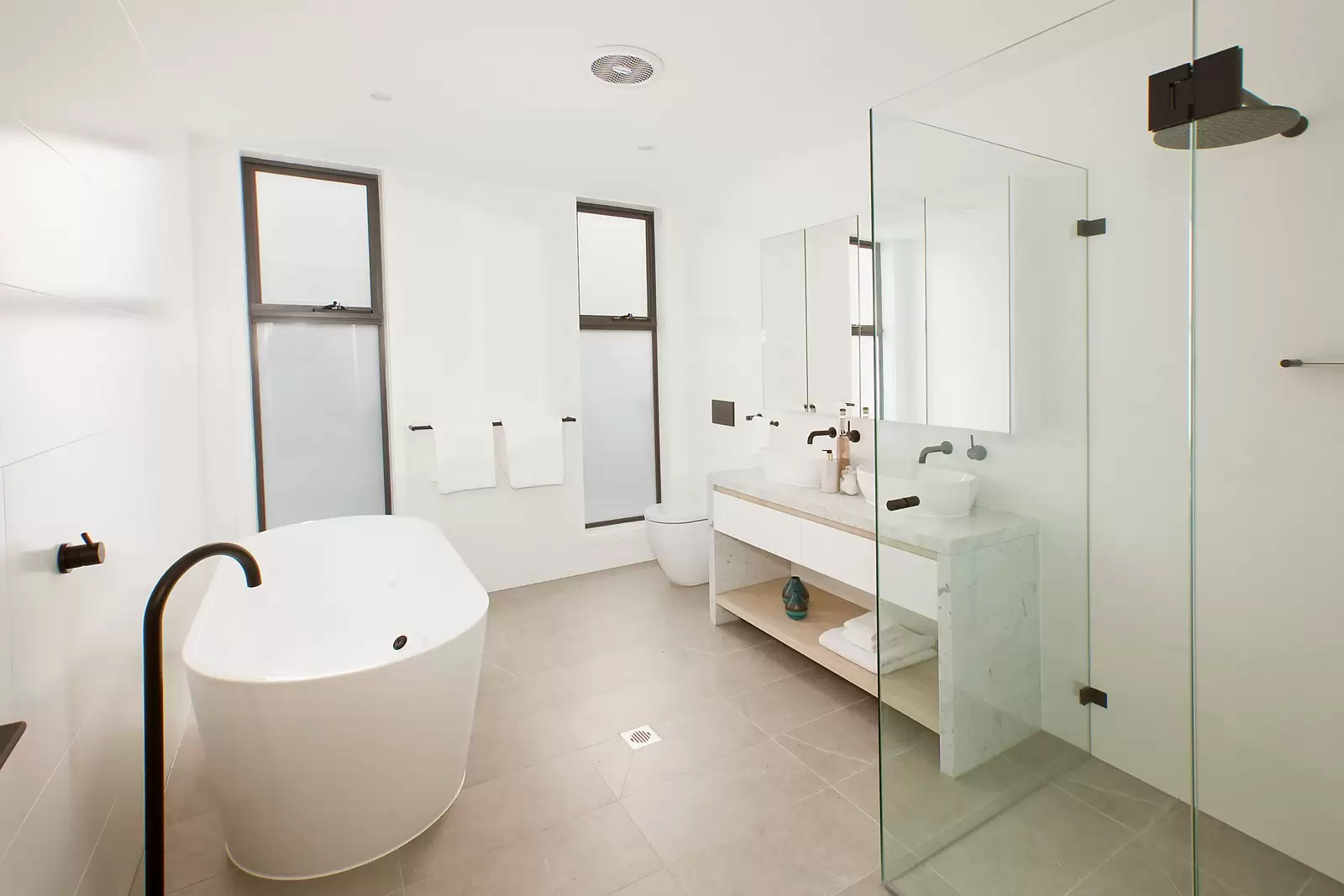 64 Lamrock Avenue, Bondi Beach Sold by Sydney Sotheby's International Realty - image 9