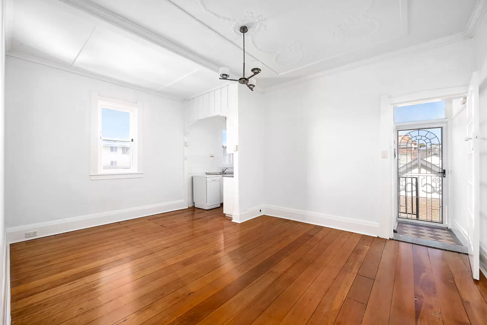 10/2-4 Kidman Street, Coogee Sold by Sydney Sotheby's International Realty - image 3