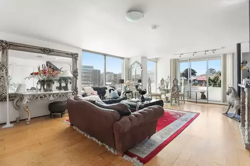 27/8-14 Brumby Street, Surry Hills Sold by Sydney Sotheby's International Realty