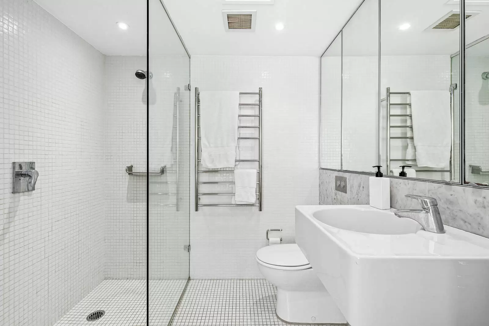 207/2A Elizabeth Bay Road, Elizabeth Bay Leased by Sydney Sotheby's International Realty - image 12