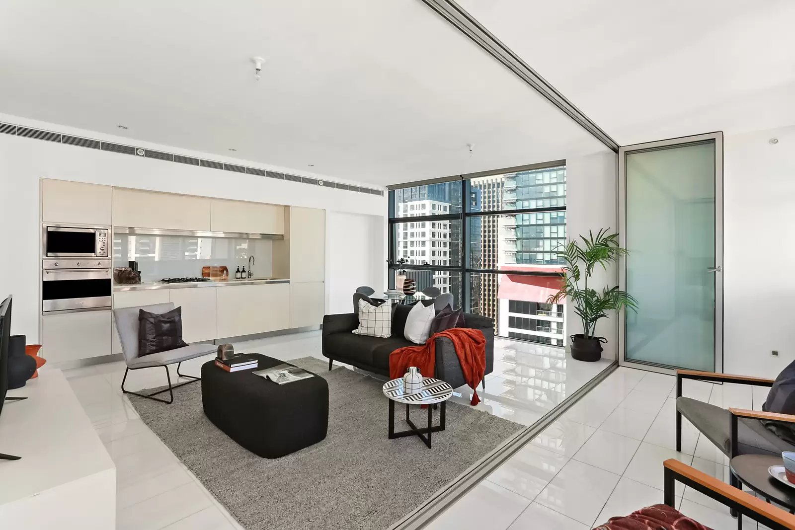 4206/101 Bathurst Street, Sydney Sold by Sydney Sotheby's International Realty - image 2