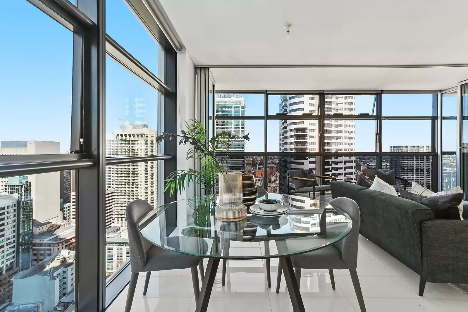 4206/101 Bathurst Street, Sydney Sold by Sydney Sotheby's International Realty - image 4