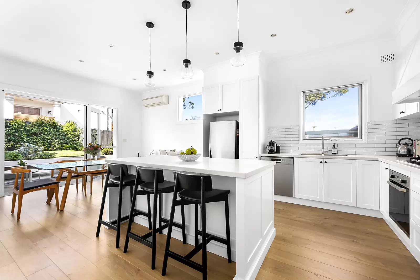 4 Ellen Street, South Coogee Sold by Sydney Sotheby's International Realty - image 1