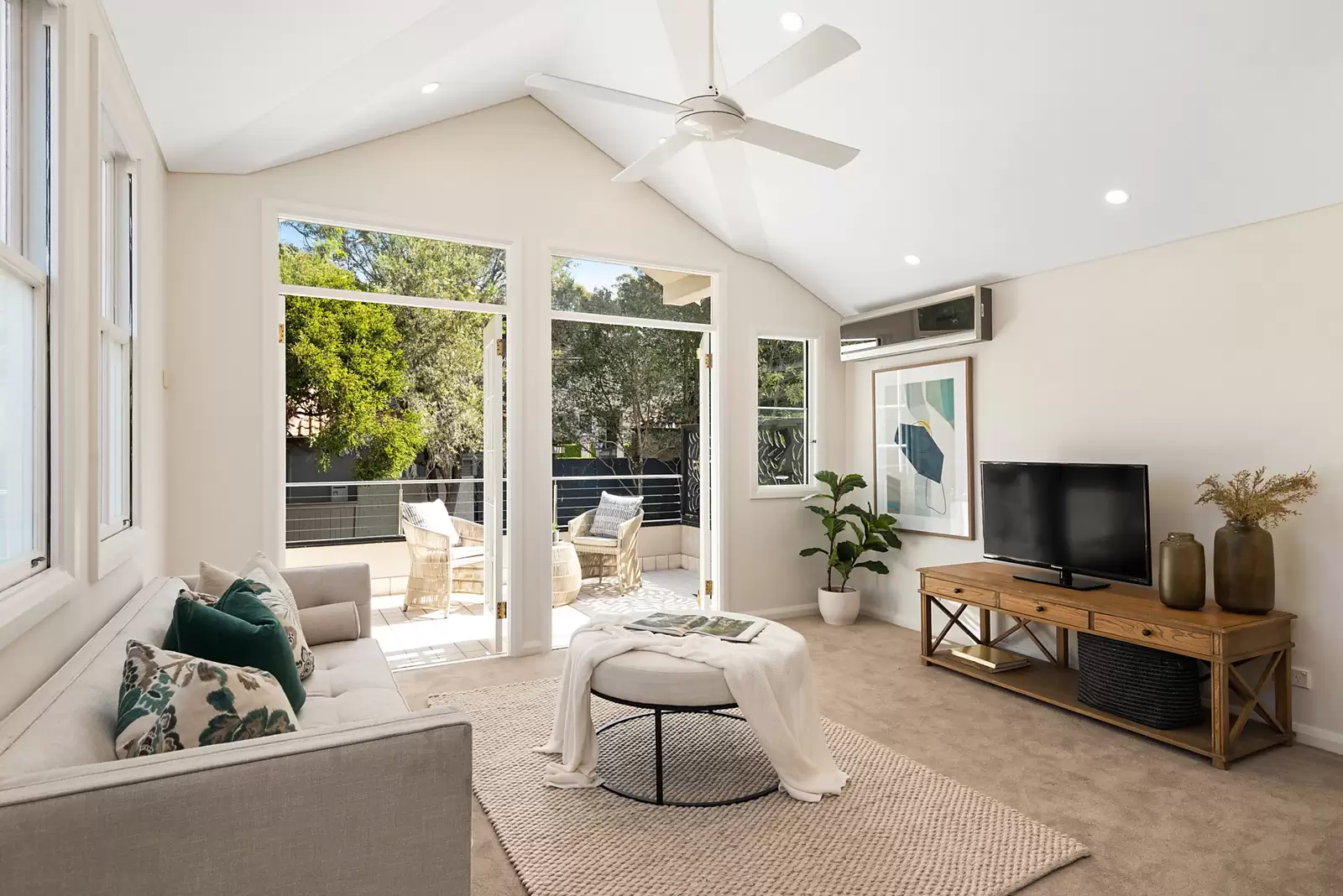 15 Roslyndale Avenue, Woollahra Sold by Sydney Sotheby's International Realty - image 7