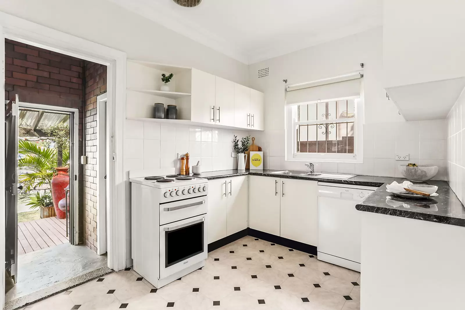 61 Tunstall Avenue, Kingsford Sold by Sydney Sotheby's International Realty - image 4