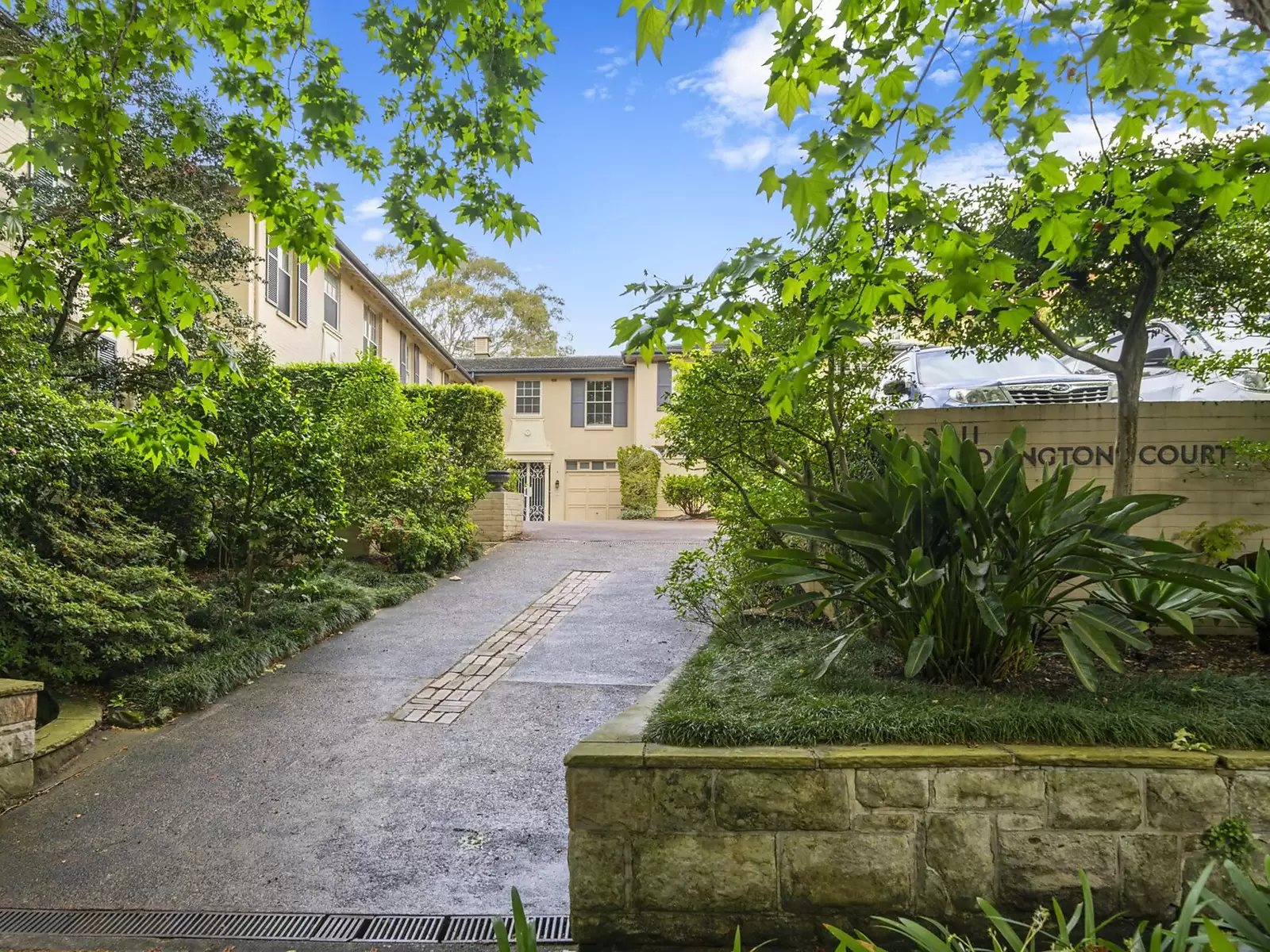 Townhouse 2/9-11 Rosemont Avenue, Woollahra Sold by Sydney Sotheby's International Realty - image 1
