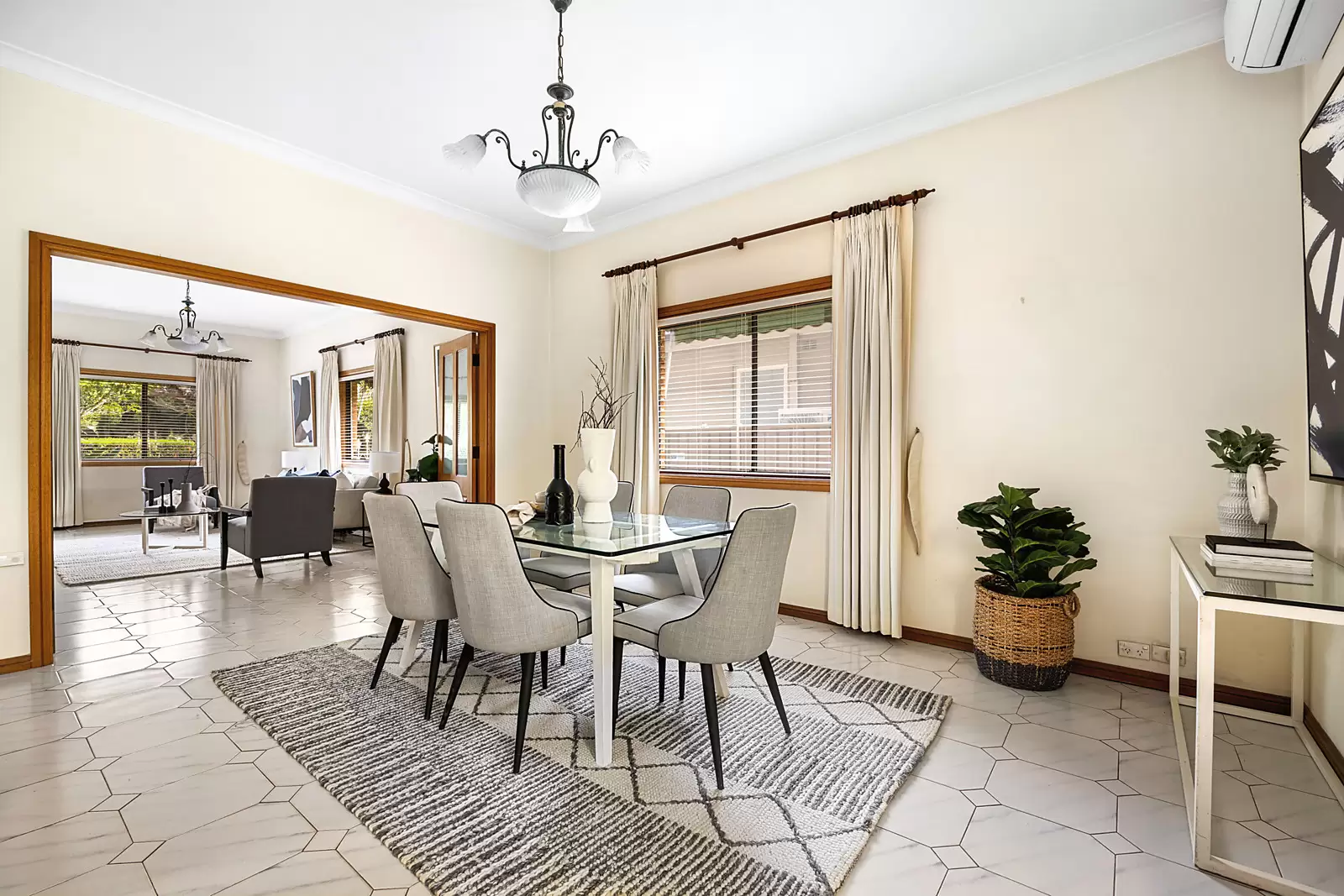 5 Glanville Avenue, Pagewood Sold by Sydney Sotheby's International Realty - image 4