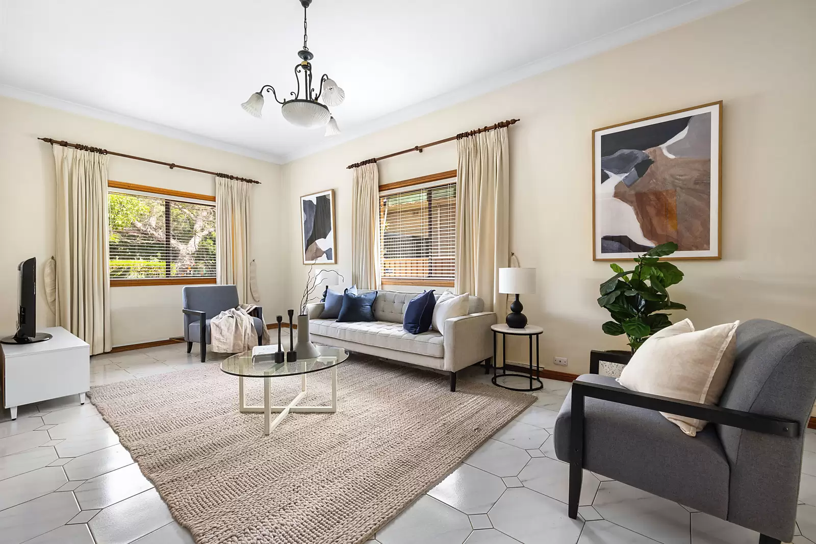 5 Glanville Avenue, Pagewood Sold by Sydney Sotheby's International Realty - image 2
