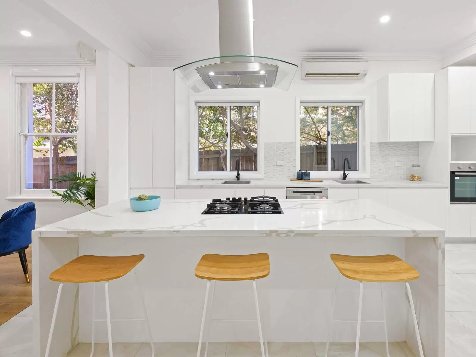 66 Simpson, Bondi Beach Leased by Sydney Sotheby's International Realty - image 4