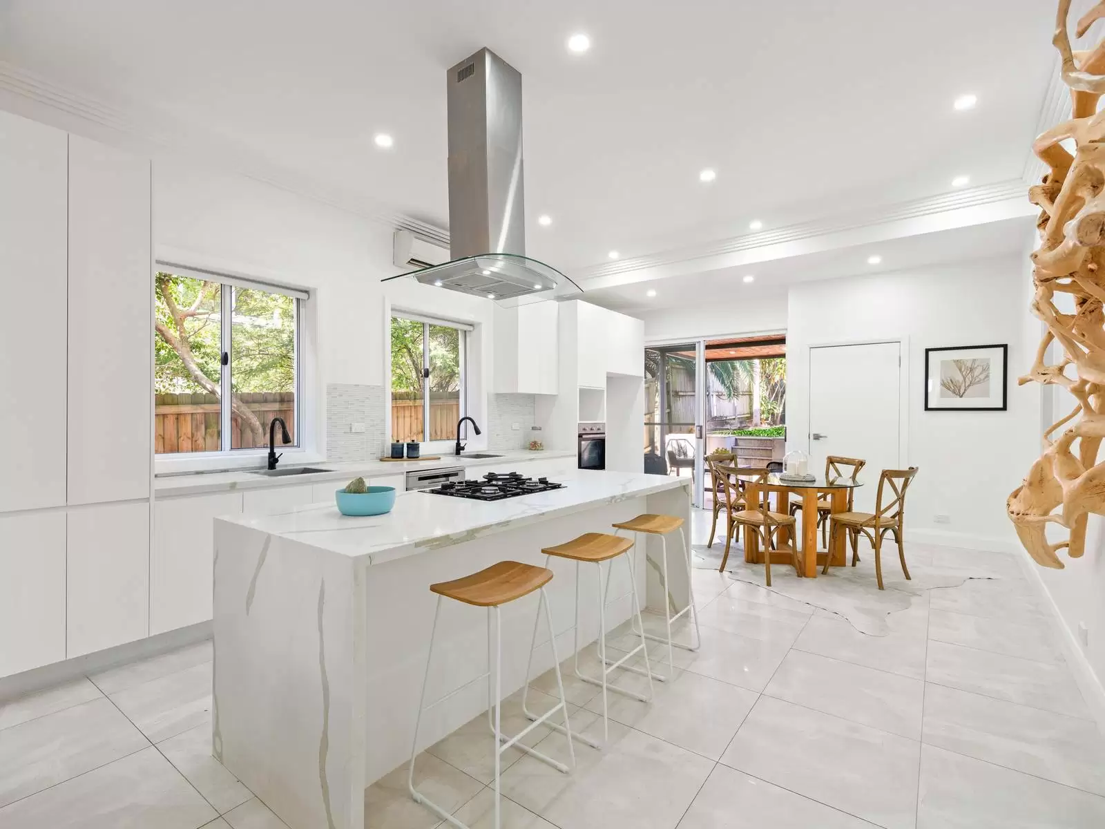 66 Simpson, Bondi Beach Leased by Sydney Sotheby's International Realty - image 5