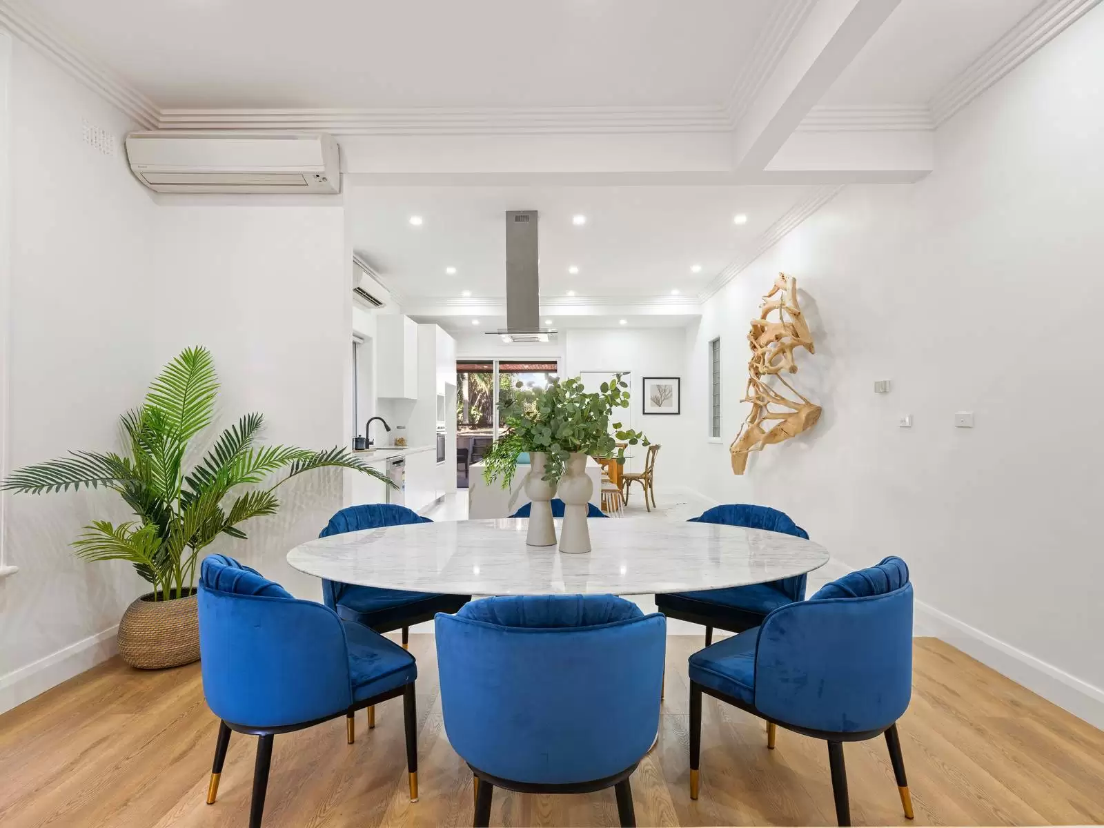 66 Simpson, Bondi Beach Leased by Sydney Sotheby's International Realty - image 3