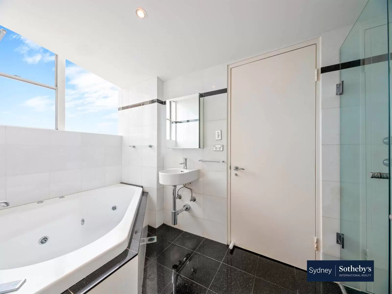 26a/3 Darling Point Road, Darling Point Leased by Sydney Sotheby's International Realty - image 7