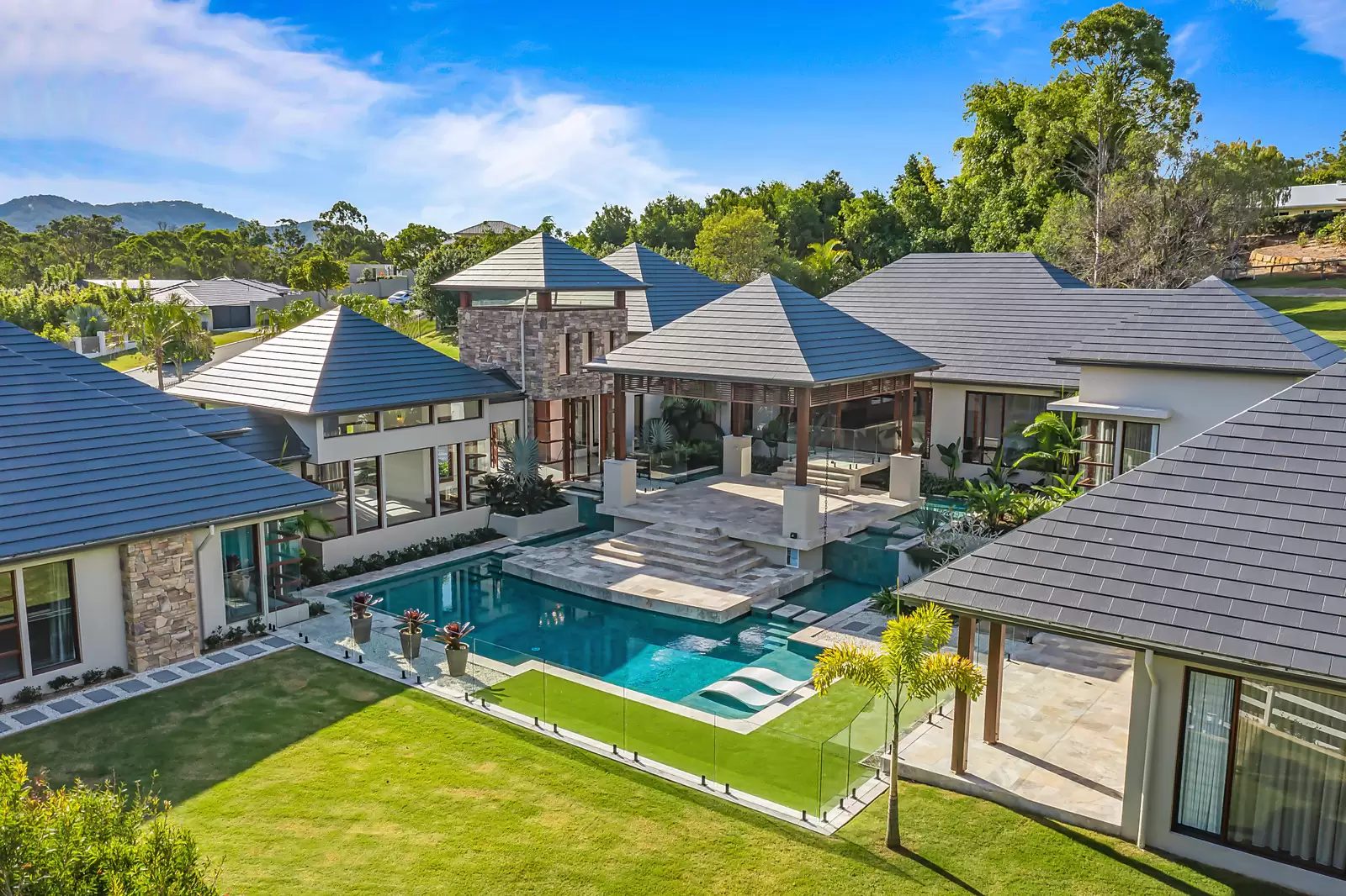 48 Huntington Drive, Maudsland Sold by Sydney Sotheby's International Realty - image 1