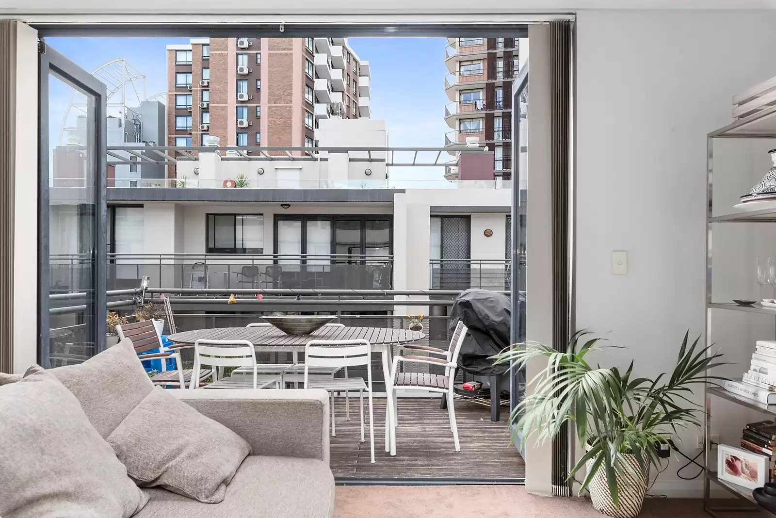 7/265 Crown Street, Surry Hills Sold by Sydney Sotheby's International Realty - image 4