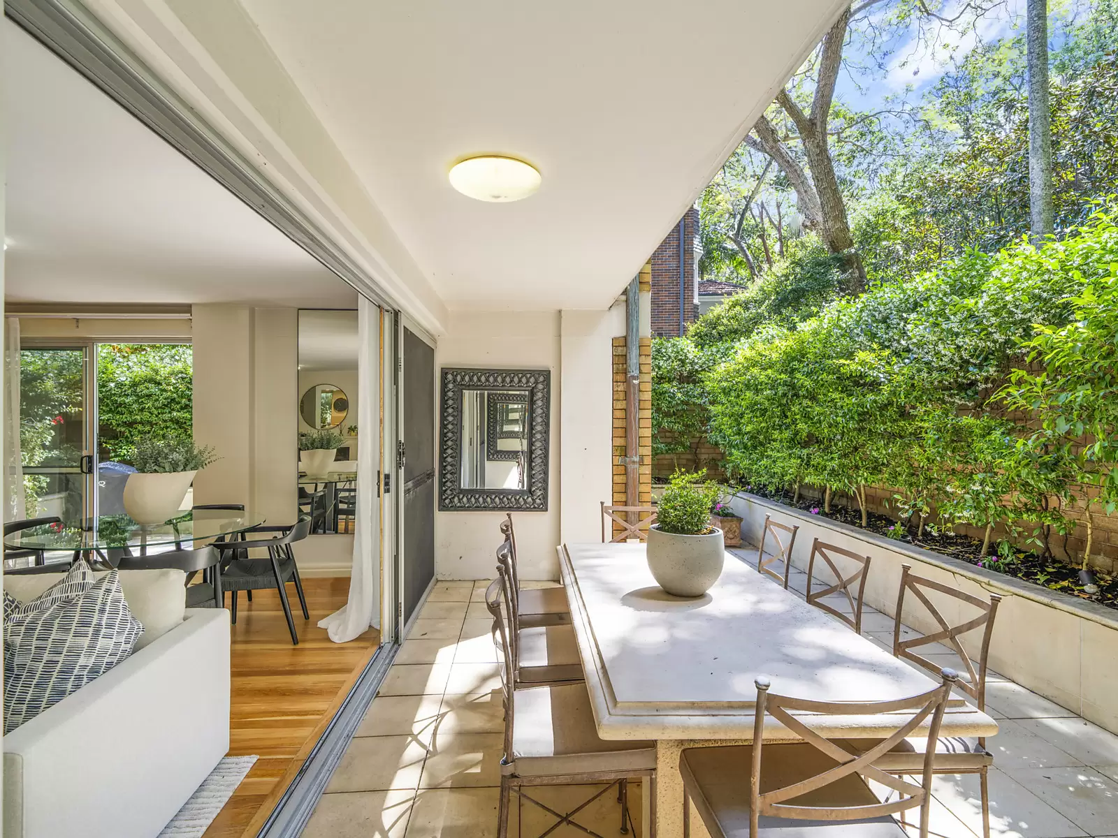 5/54 Darling Point Road, Darling Point Sold by Sydney Sotheby's International Realty - image 1