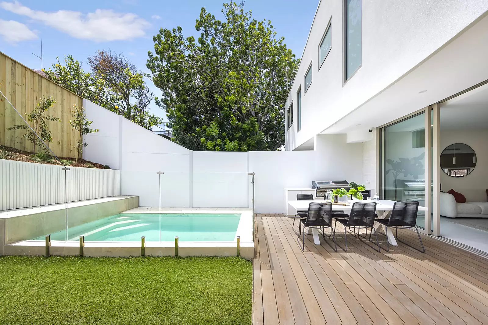 106 Mons Avenue, Maroubra Sold by Sydney Sotheby's International Realty - image 3