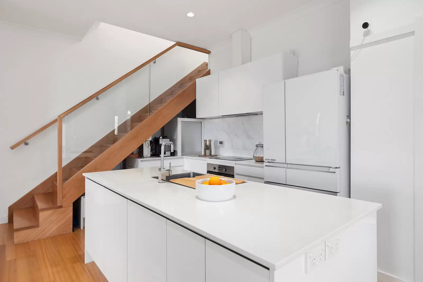 6/59 Gould Street, Bondi Beach Sold by Sydney Sotheby's International Realty - image 2