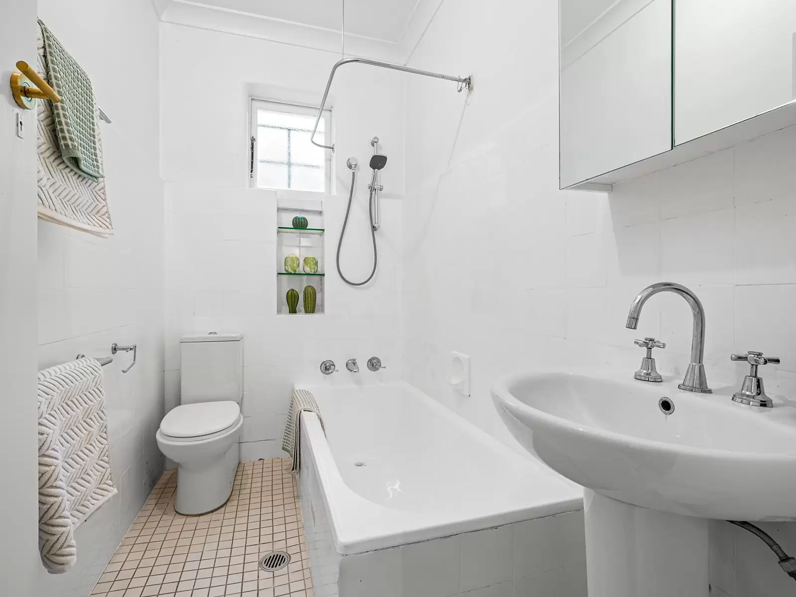 3/241 Old South Head Road, Bondi Sold by Sydney Sotheby's International Realty - image 6