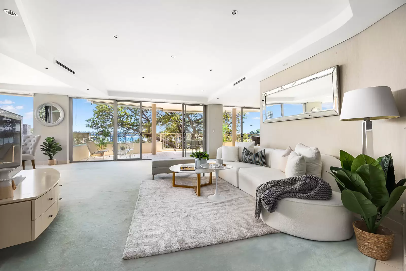 14/335 New South Head Road, Double Bay Sold by Sydney Sotheby's International Realty - image 1