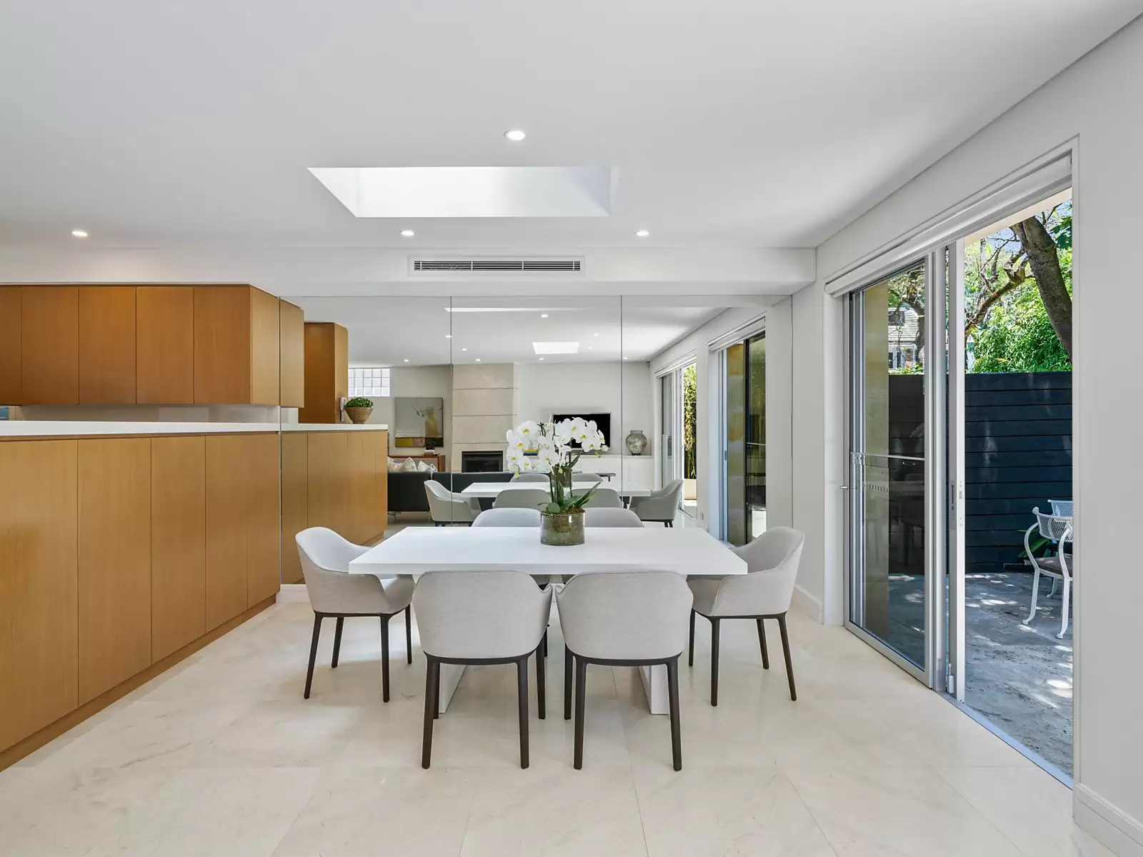 16 Pearce Street, Double Bay Sold by Sydney Sotheby's International Realty - image 10