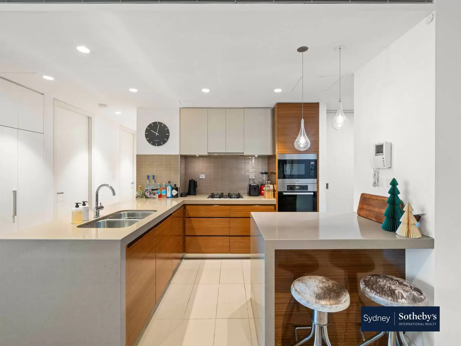 3312/12 Neild Avenue, Rushcutters Bay Leased by Sydney Sotheby's International Realty - image 3