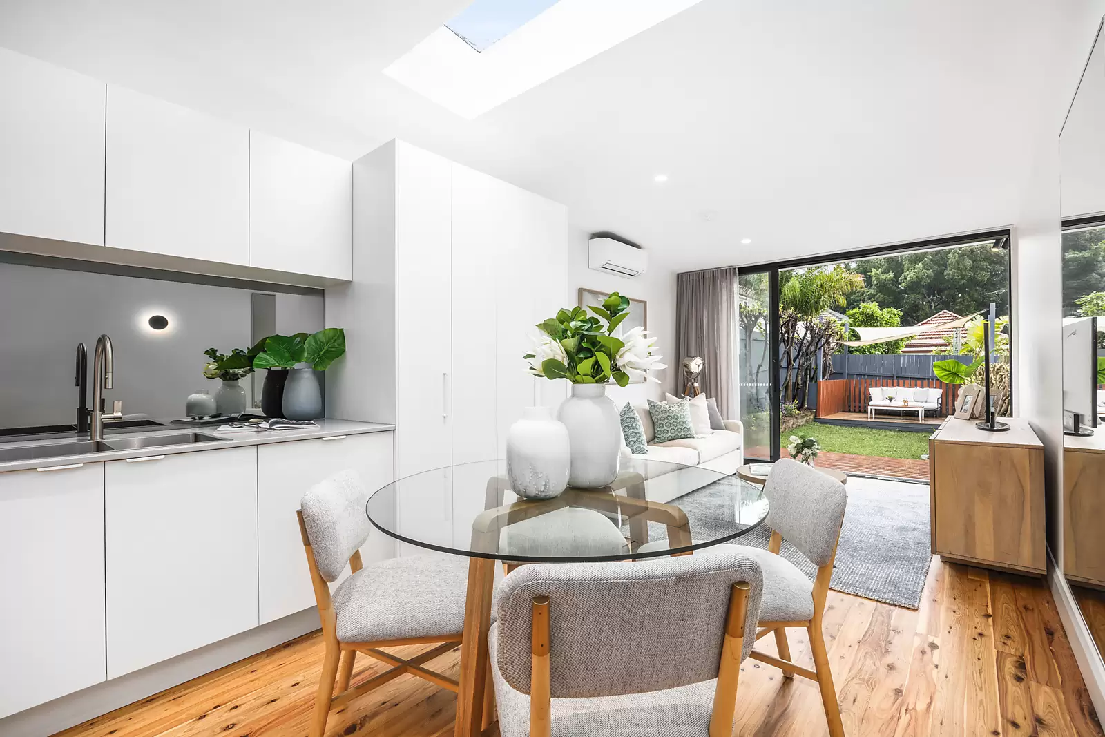 8 Stephen Street, Bondi Sold by Sydney Sotheby's International Realty - image 1