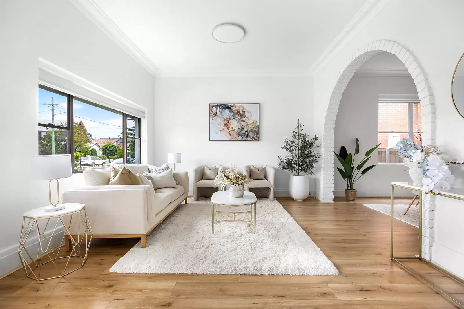 24 Mooramie Avenue, Kensington Sold by Sydney Sotheby's International Realty - image 2