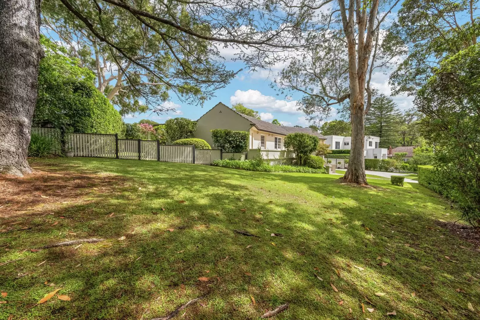 135 Highfield Road, Lindfield Sold by Sydney Sotheby's International Realty - image 13