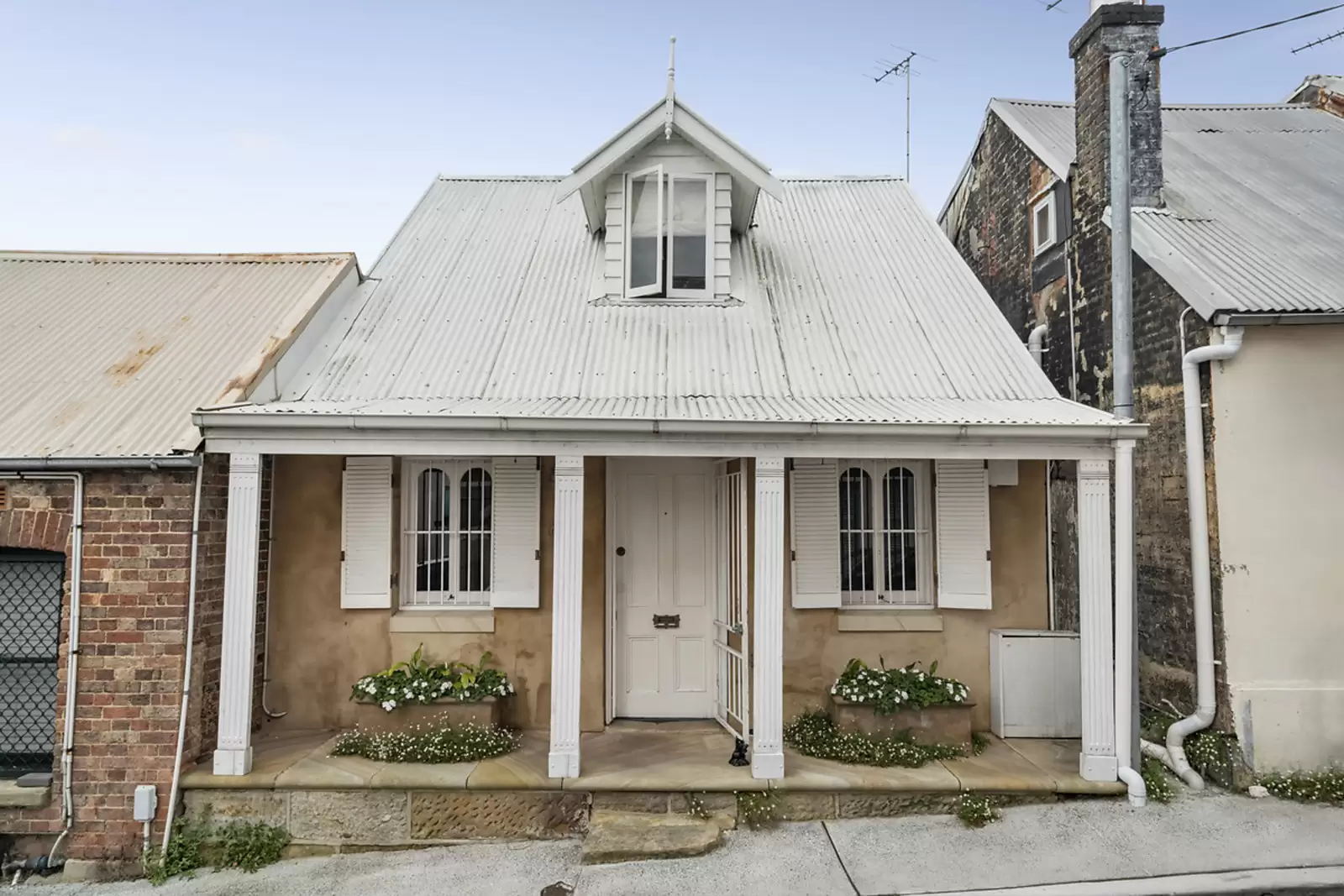 8 Spring Street, Paddington Sold by Sydney Sotheby's International Realty - image 1